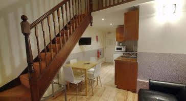 Apartment Imperial Court Studios London